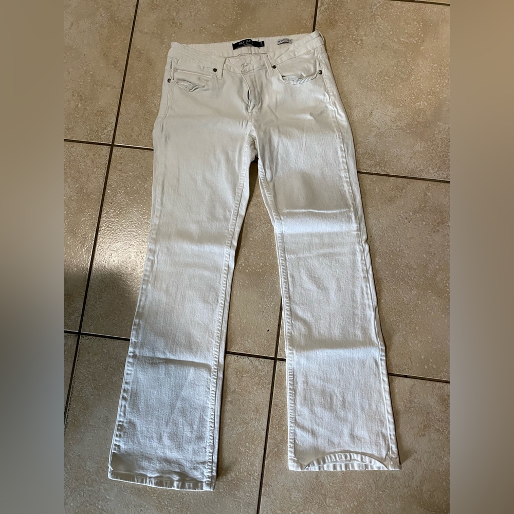 Junior Girl Clothing | Max Jeans | Size 8 | Fashion Clothing | White